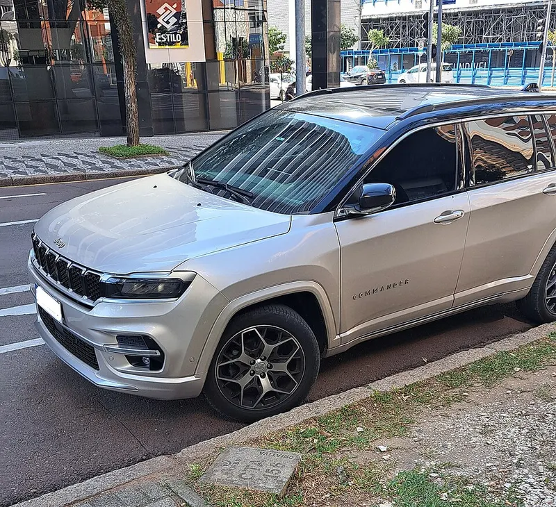 Foto do Jeep Commander