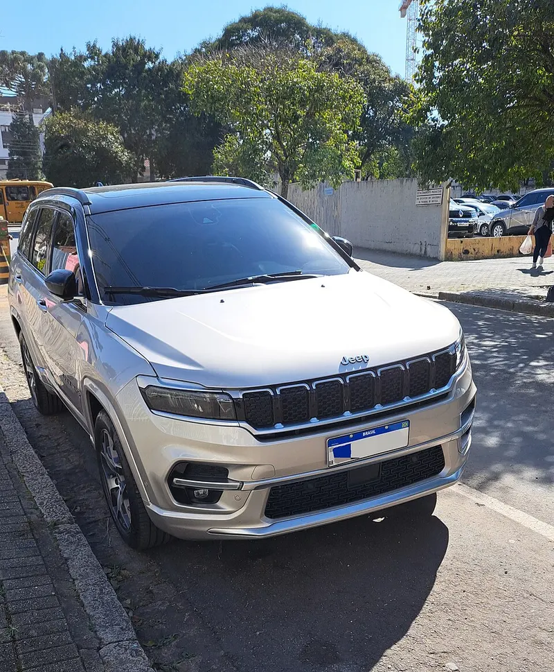 Foto do Jeep Commander